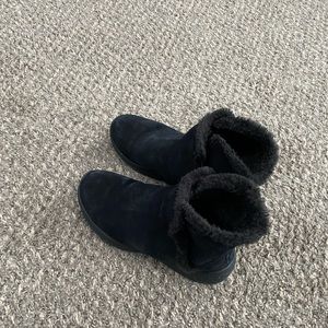 Size 10 Skechers Black “on the go” Boots